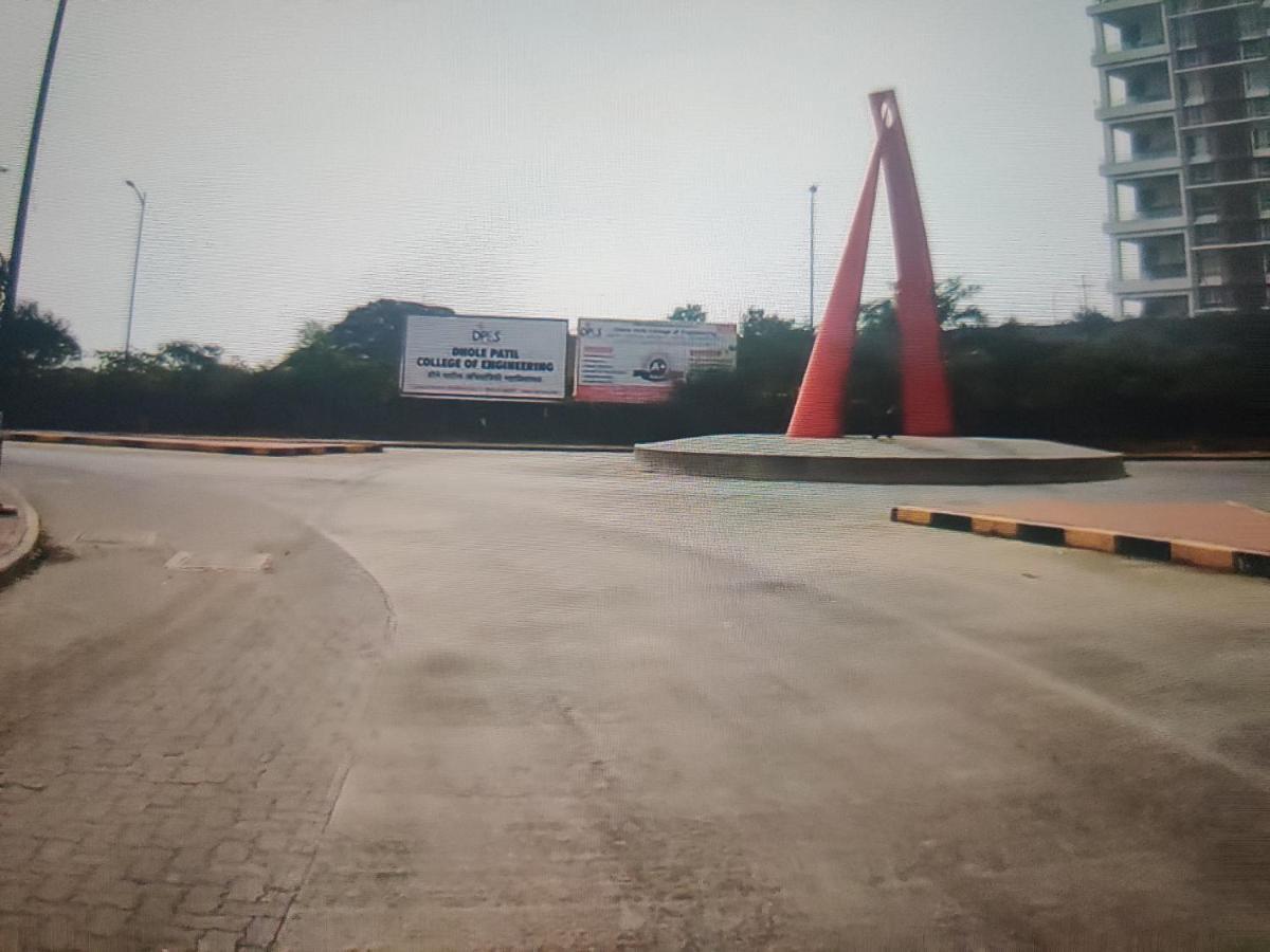 Pune Airport Eon Barclays Kharadi Luxe15 Suites Work Desks Extérieur photo